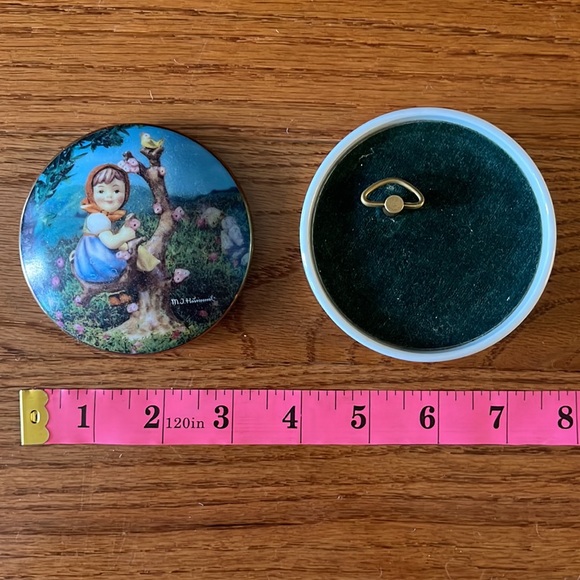 Vintage M.I. Hummel 'Apple Tree Girl' Porcelain Keepsake Music Box #C5444 - Picture 3 of 6